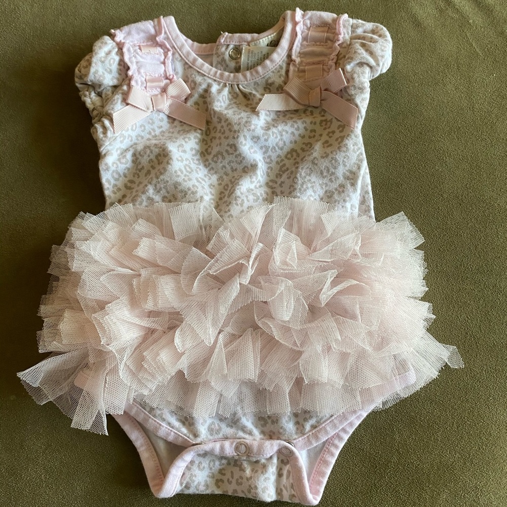 3M pink onesie with cheetah print and fluffy tutu